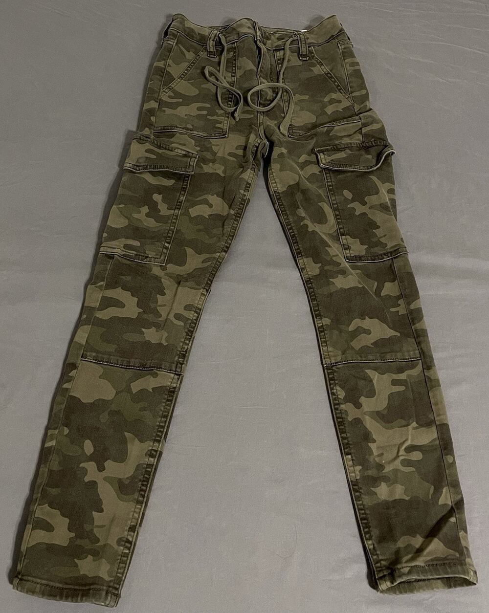 American Eagle Super High Rise Camo Cargo Jegging Crop Pants Womens Size 2